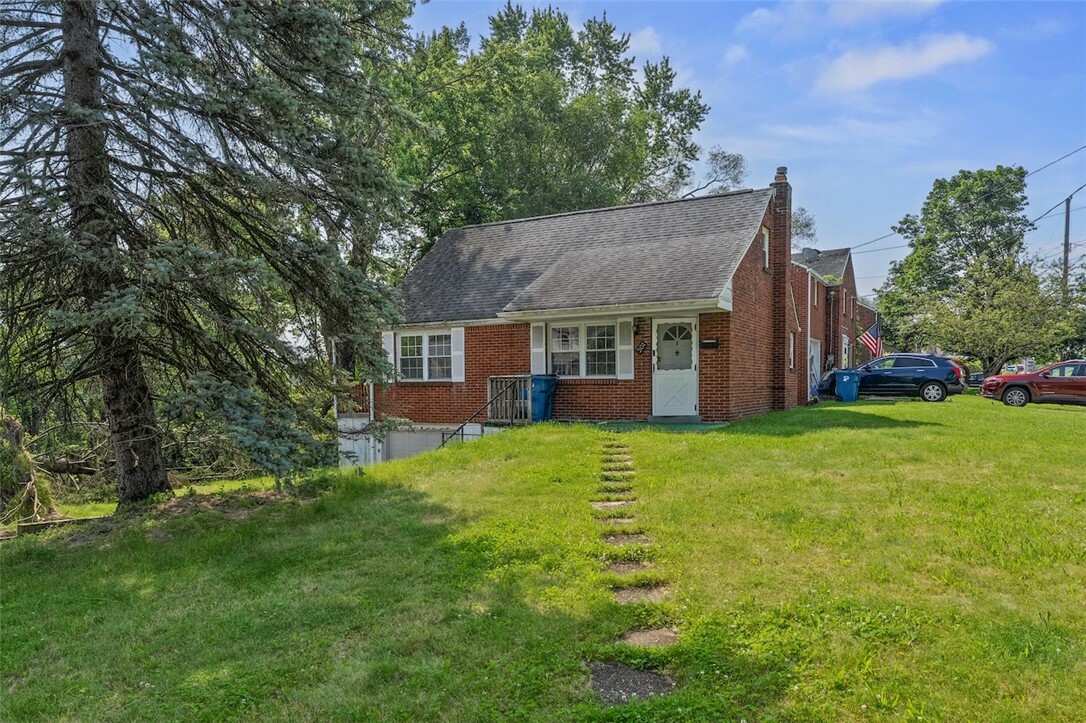 Property Photo: 301 Pennview Drive PA 15235
