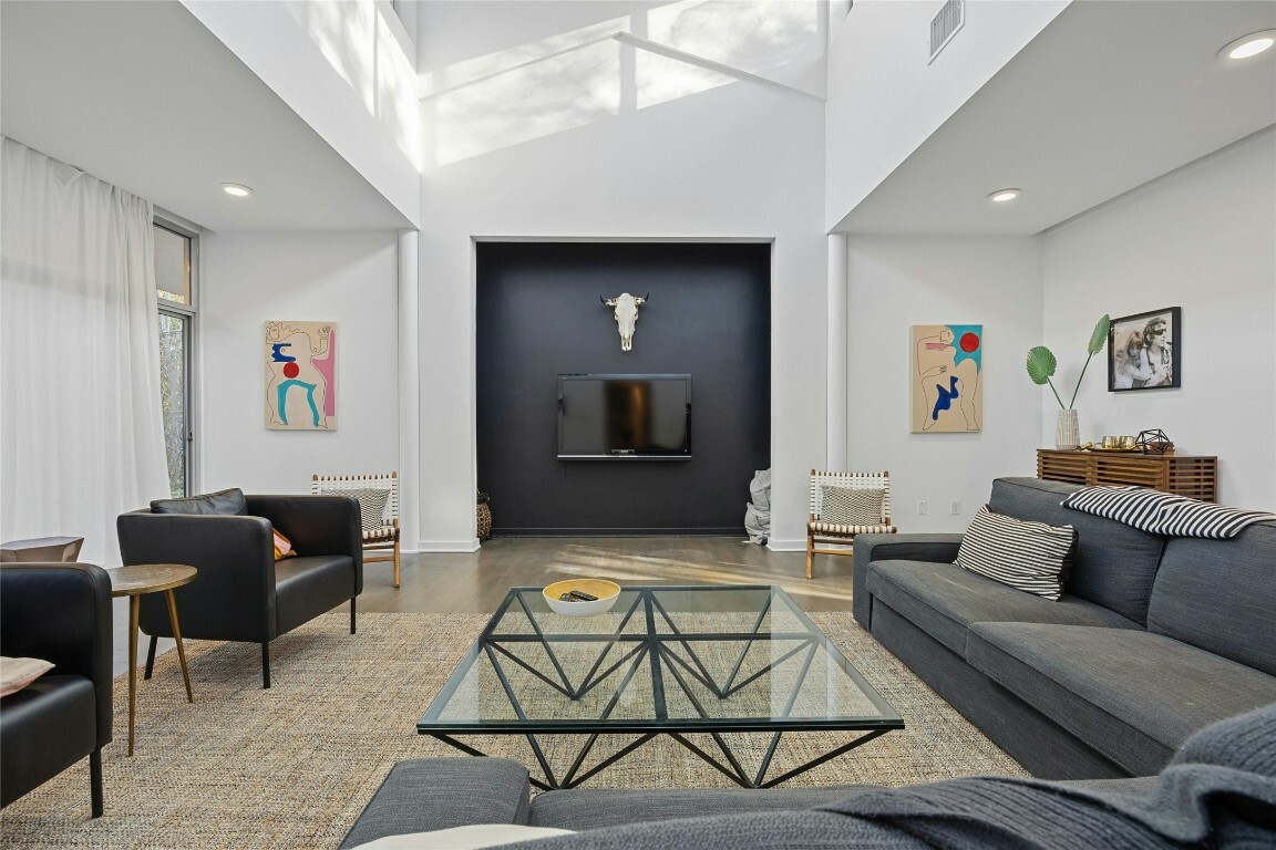 Property Photo: 2909 Stratford Drive TX 78746