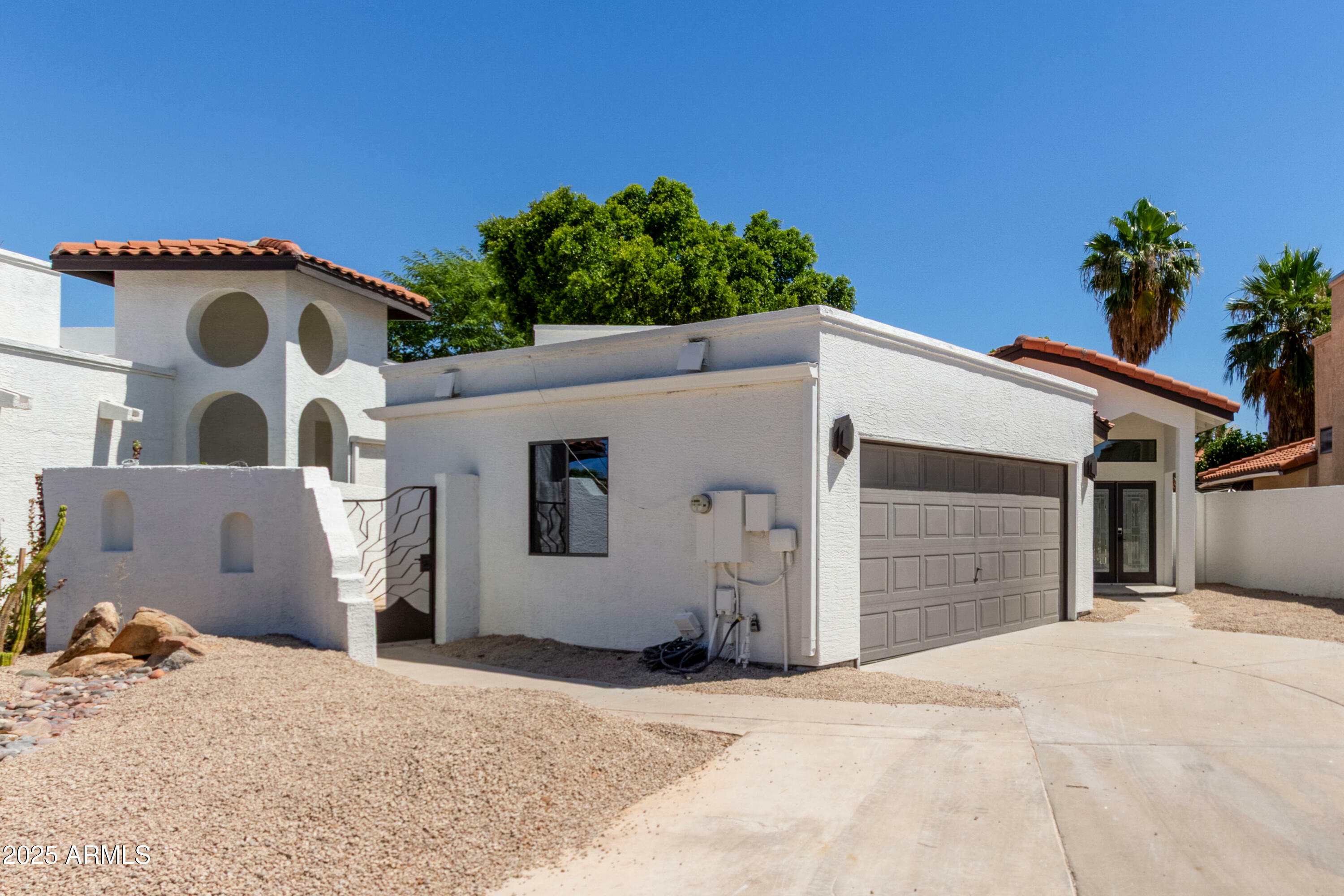 Property Photo: 5909 E Aire Libre Lane AZ 85254