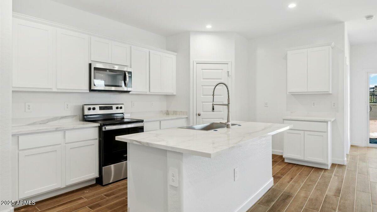 Property Photo:  5740 E Freesia Lane  AZ 85140 