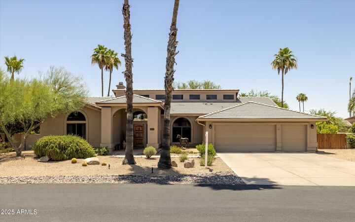 Property Photo: 25821 N Bolero Bend AZ 85263