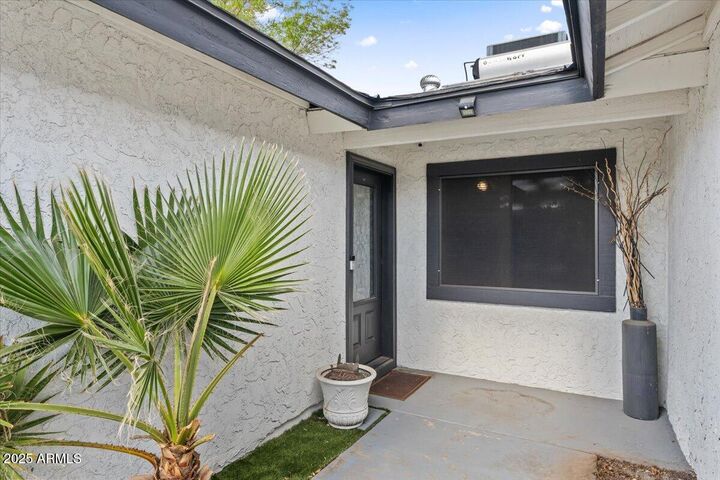 Property Photo:  6550 W Wolf Street  AZ 85033 