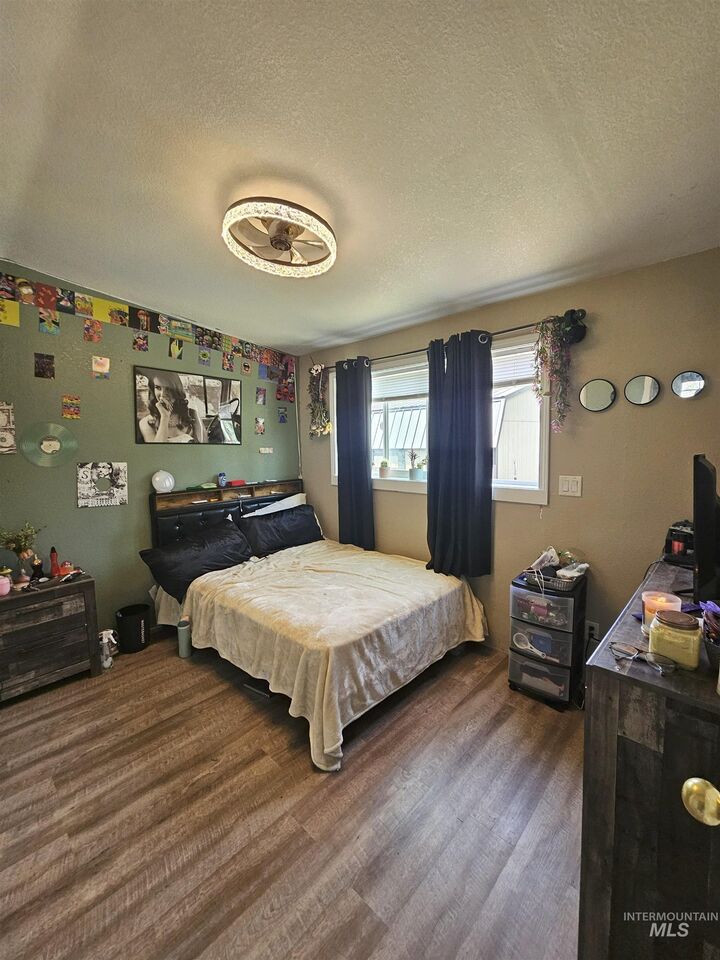 Property Photo:  609 N Almon 3046  ID 83843 