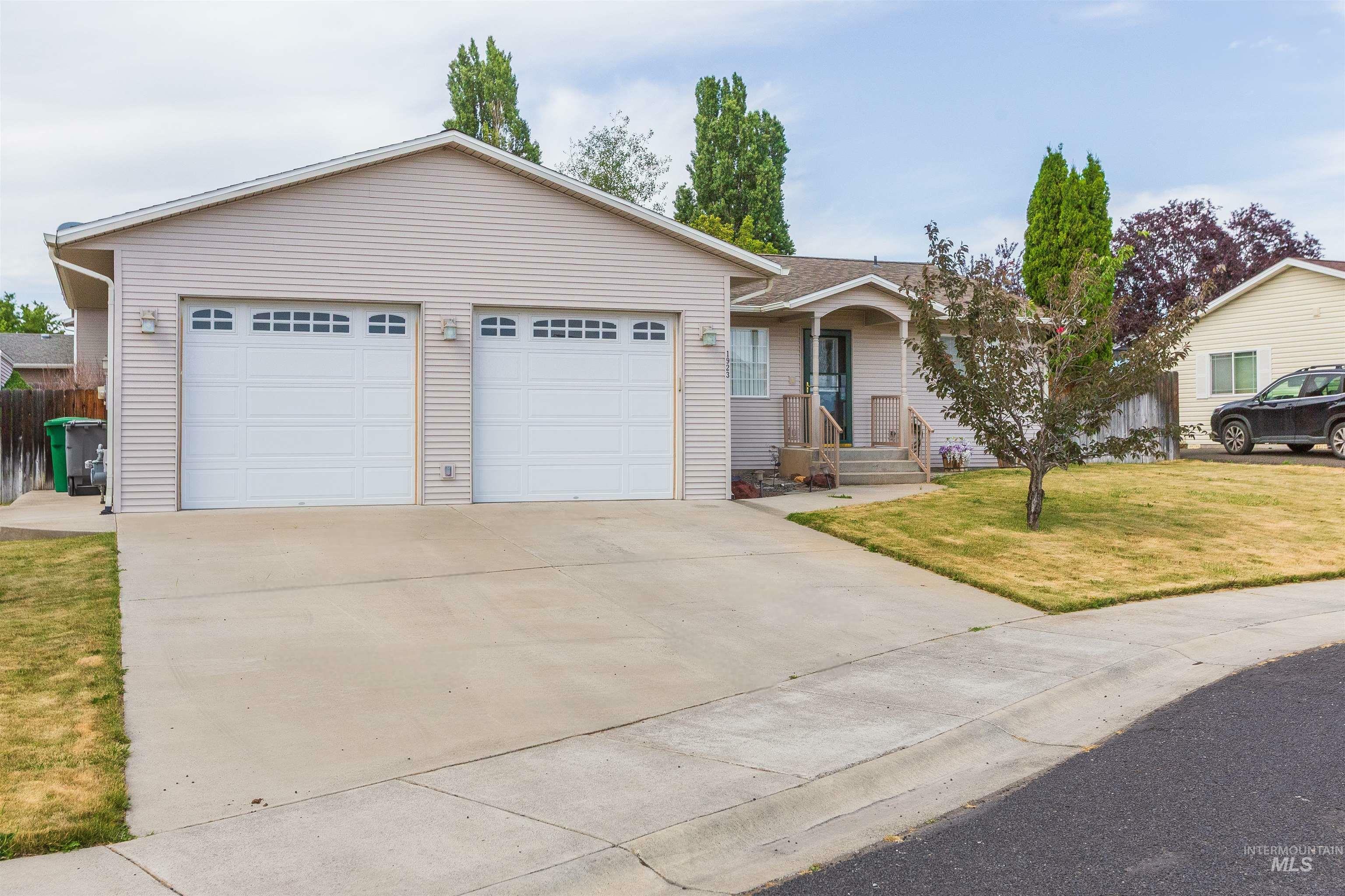 Property Photo: 1923 Birch Drive ID 83501