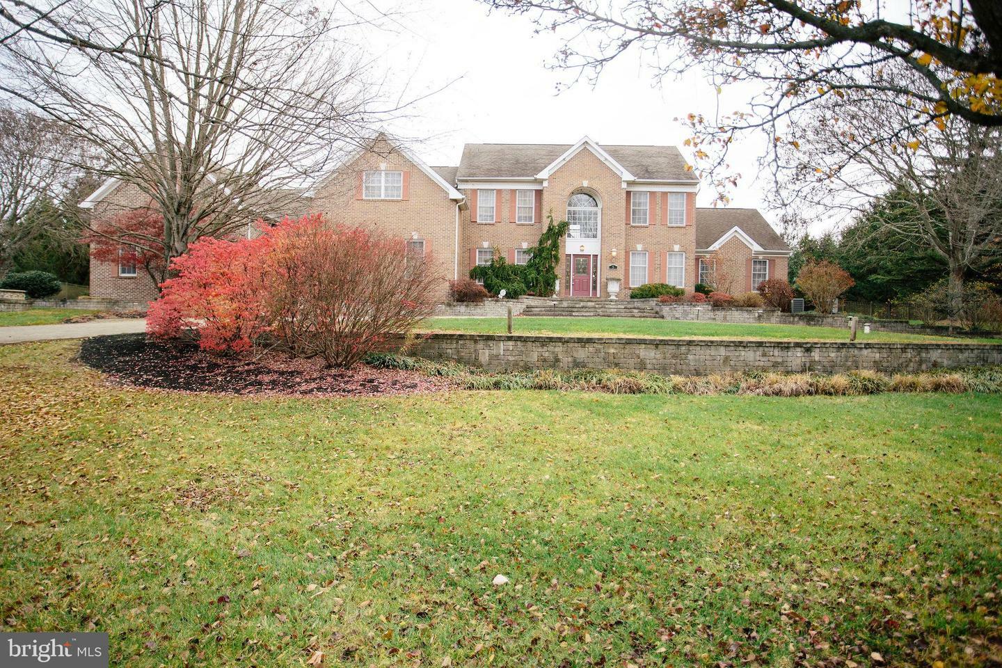 Property Photo:  5 Hidden Hollow Drive  NJ 08620 