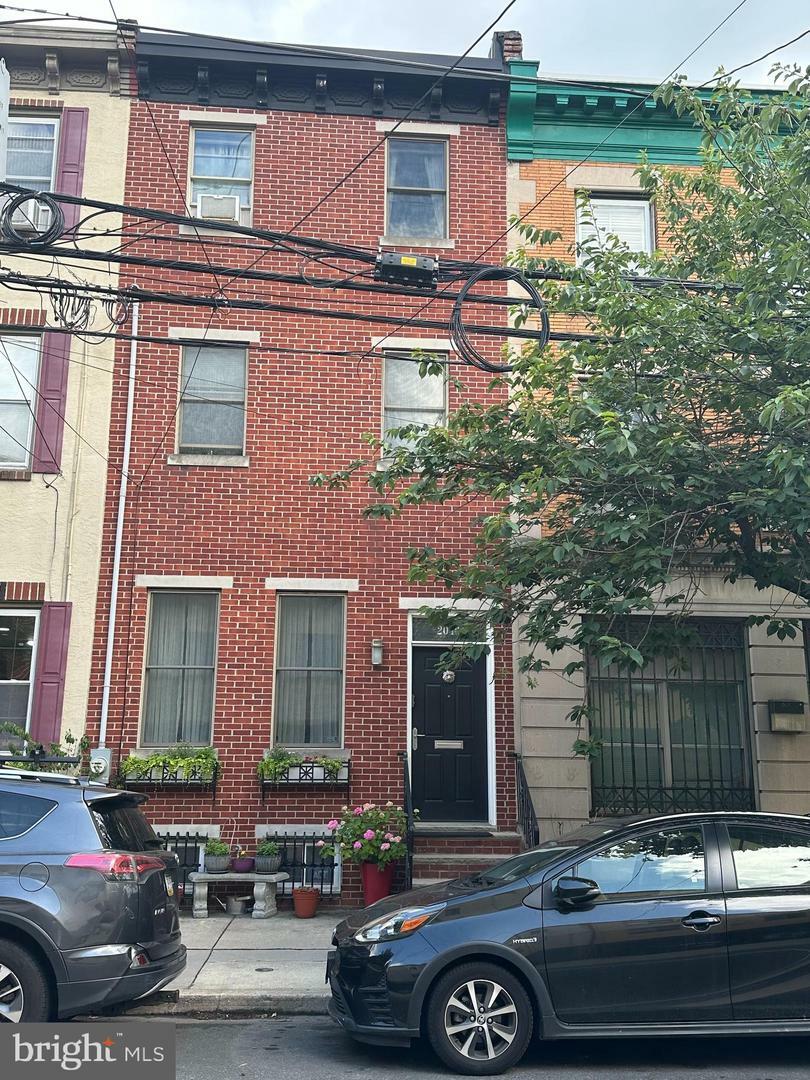 Property Photo: 2046 Bainbridge Street PA 19146