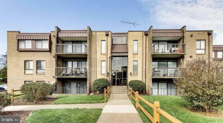7598 Gales Court 203  Manassas VA 20109 photo