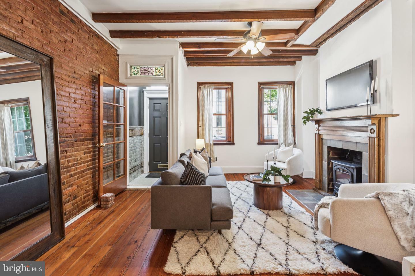 Property Photo:  805 N 5th Street  PA 19123 