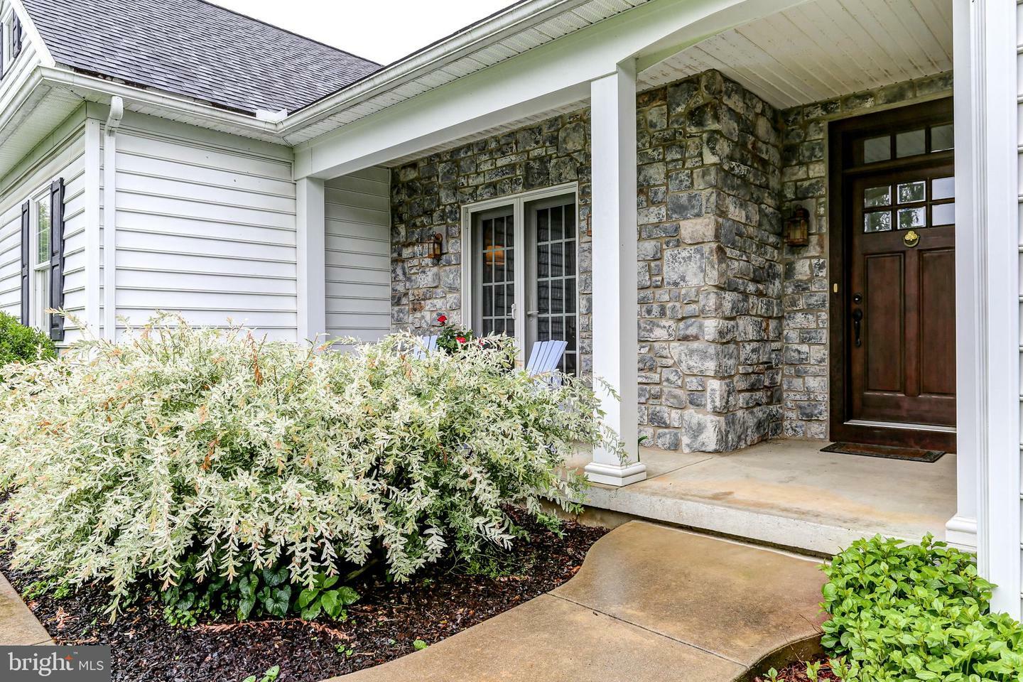 Property Photo:  10 Elser Hill Road  PA 17543 