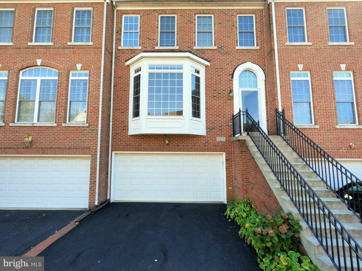 Property Photo: 4211 Lower Park Drive VA 22030