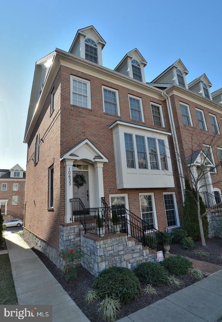 Property Photo: 10633 Yorktown Drive VA 22030