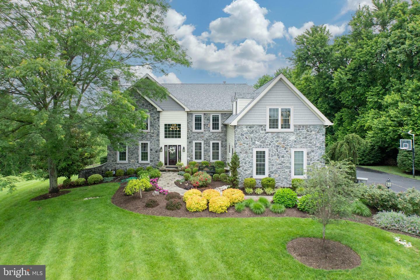 893 Glendale Lane  West Chester PA 19382 photo