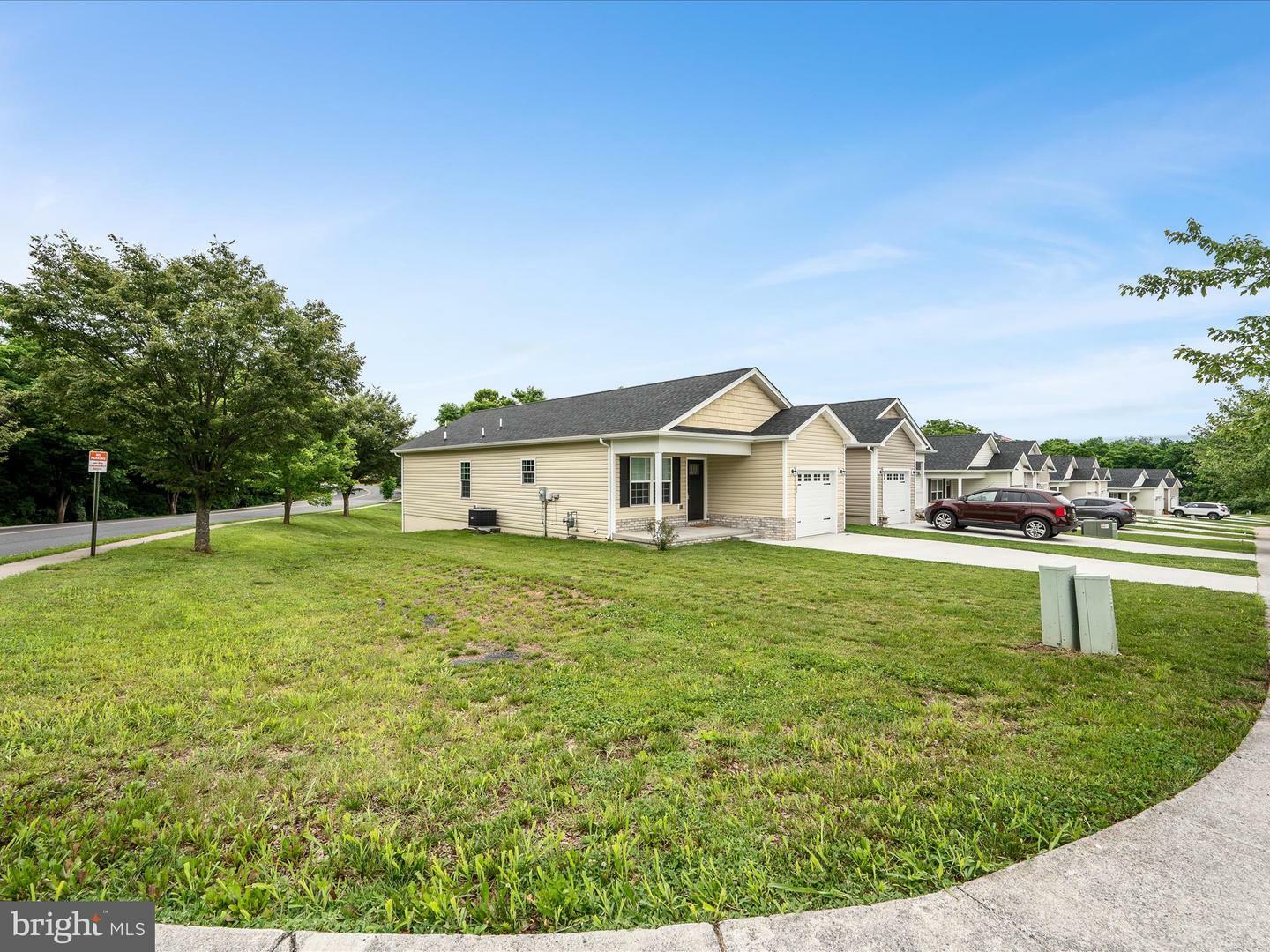 Property Photo: 564 Great Oak Court VA 22664