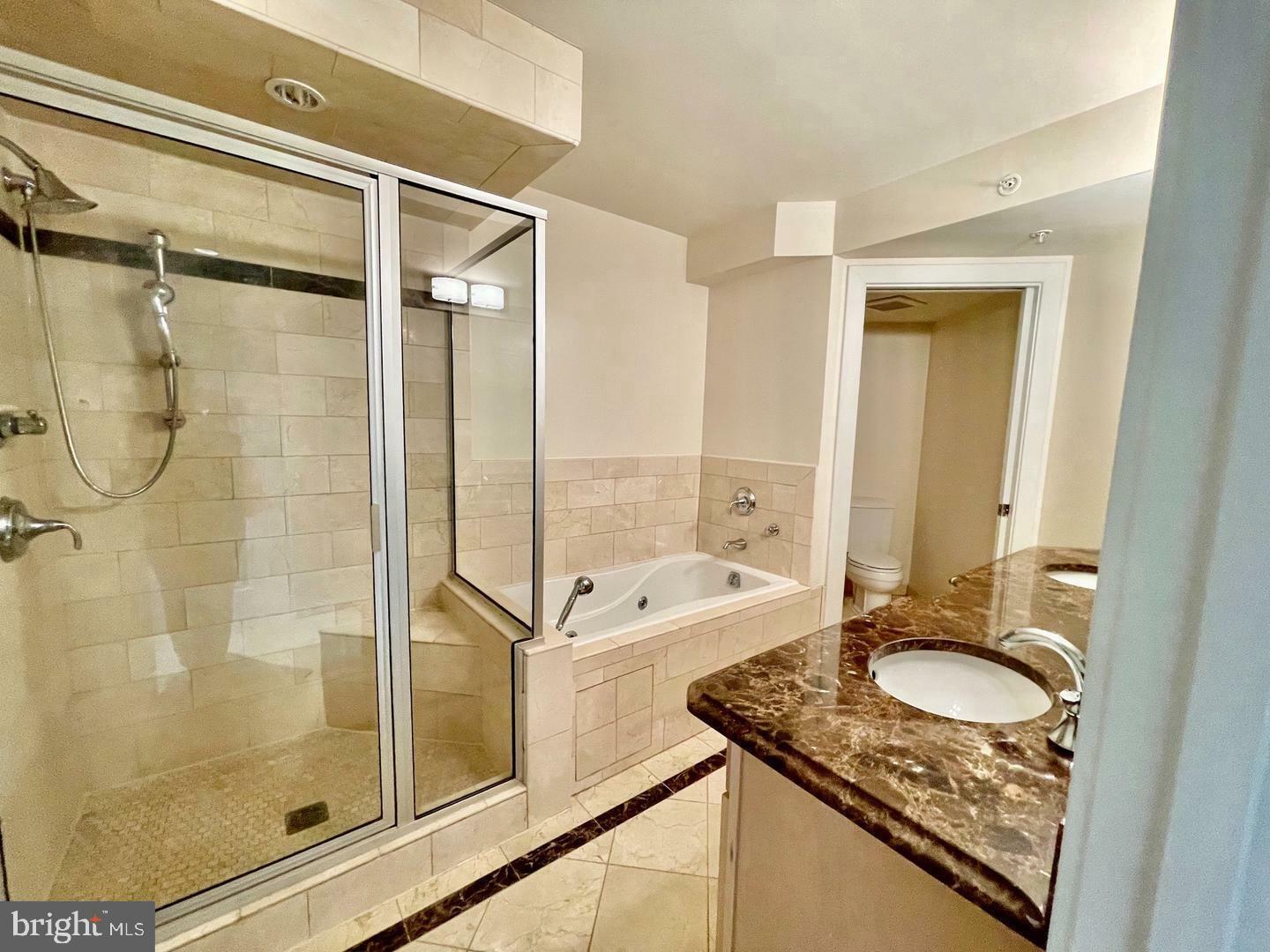 Property Photo: 1325 N Pierce Street 303 VA 22209