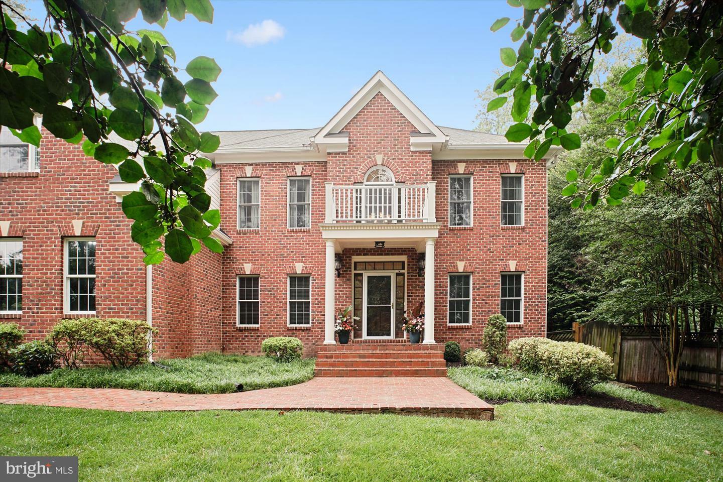 Property Photo: 9745 Vale Road NW VA 22181