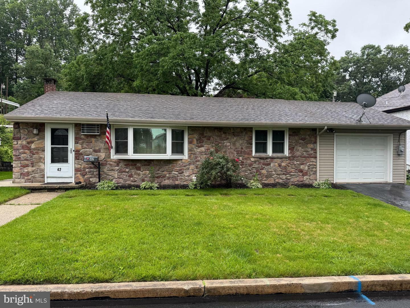 42 Reed Street  Mohnton PA 19540 photo