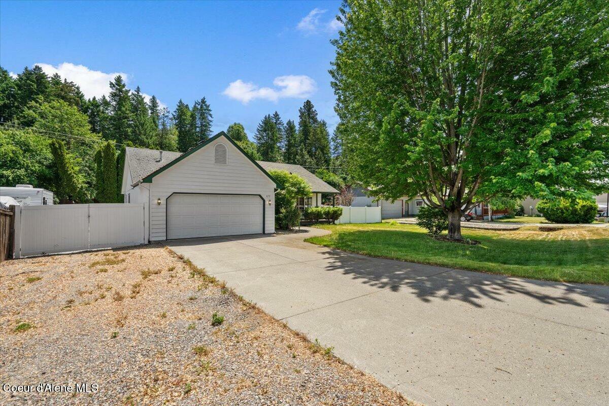 Property Photo: 879 E Cloverleaf Dr ID 83835