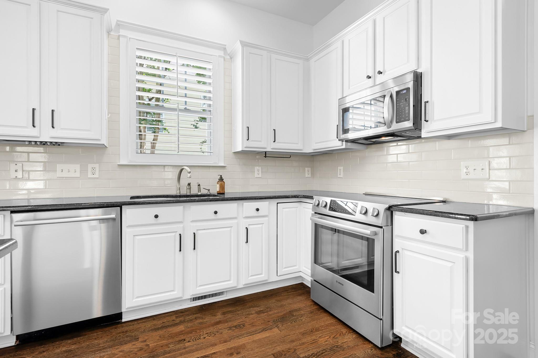 Property Photo:  15838 Trenton Place Road  NC 28078 