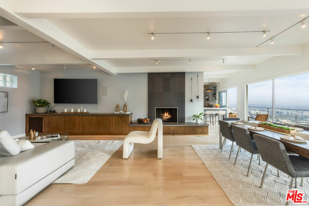 Property Photo: 8558 Hollywood Blvd CA 90069