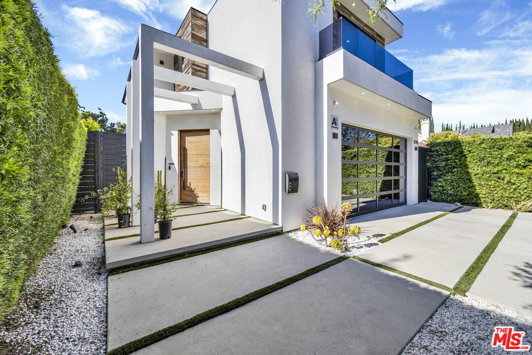 Property Photo:  12345 Hillslope St  CA 91604 