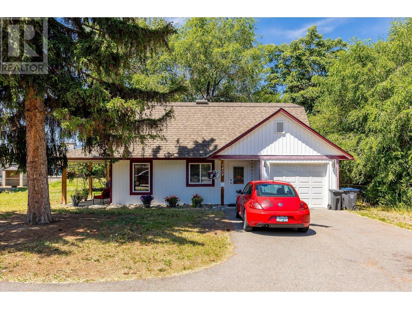 Property Photo: 1404 Inkar Road BC V1Y 8H7