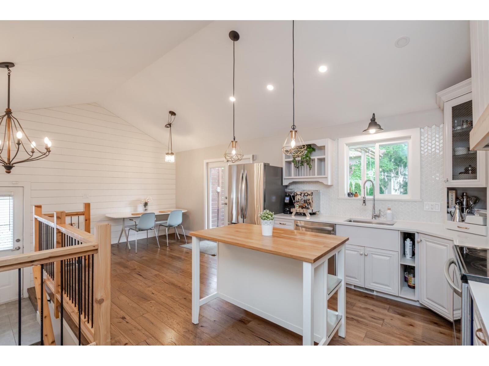 Photo de la propriété: 33986 Walnut BC V2S 2S5