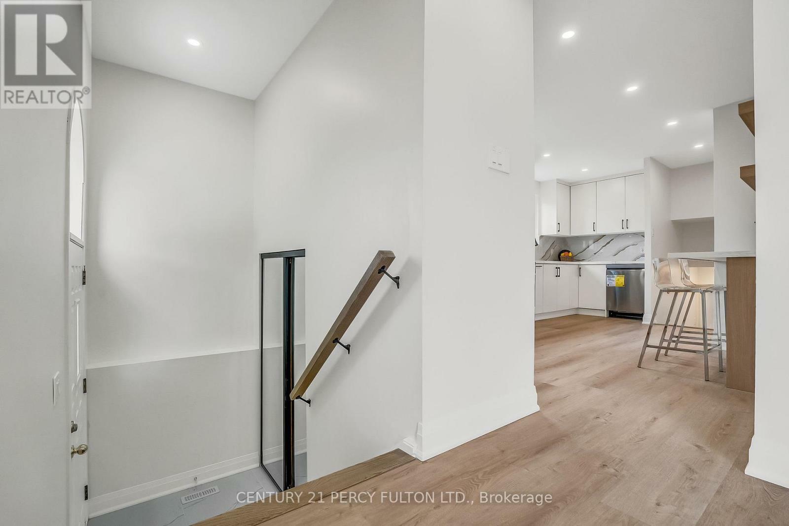 Property Photo: 33 Pettibone Square ON M1W 2J1