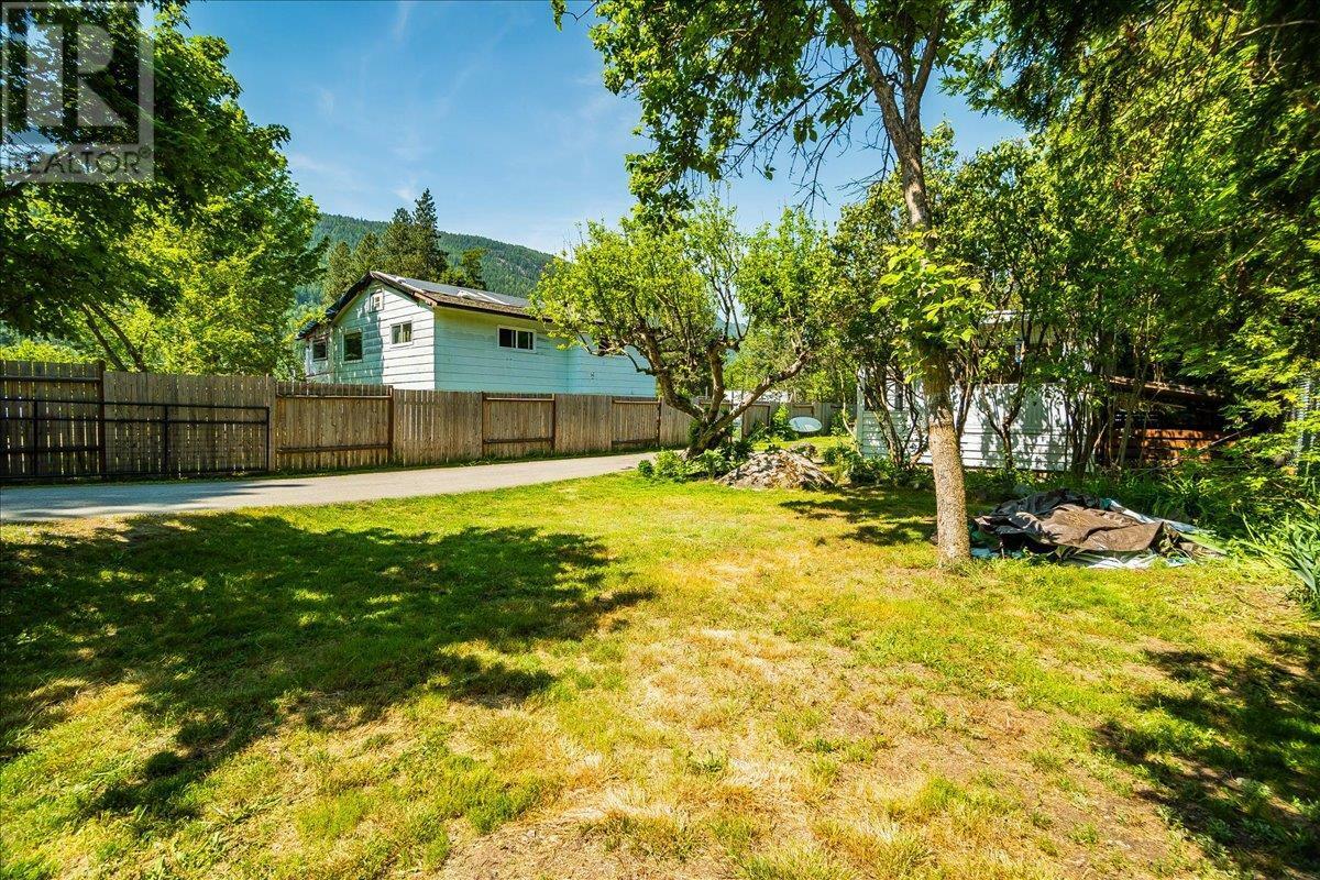 Property Photo: 1052 Frances Street BC V0G 1X0