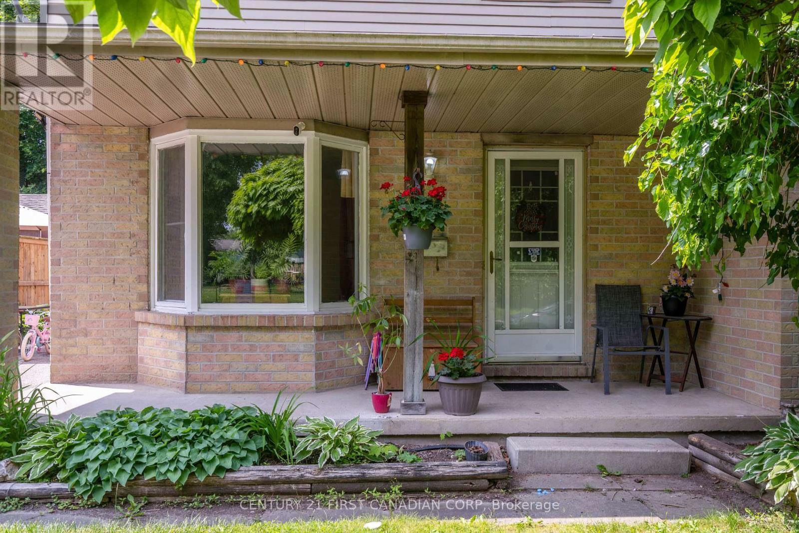 Property Photo: 139 Kimberley Avenue ON N5Z 4Z2