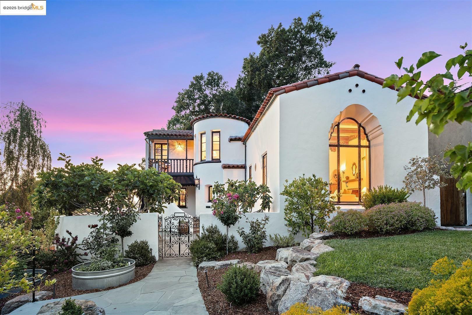 Property Photo:  5850 Acacia Ave  CA 94618 
