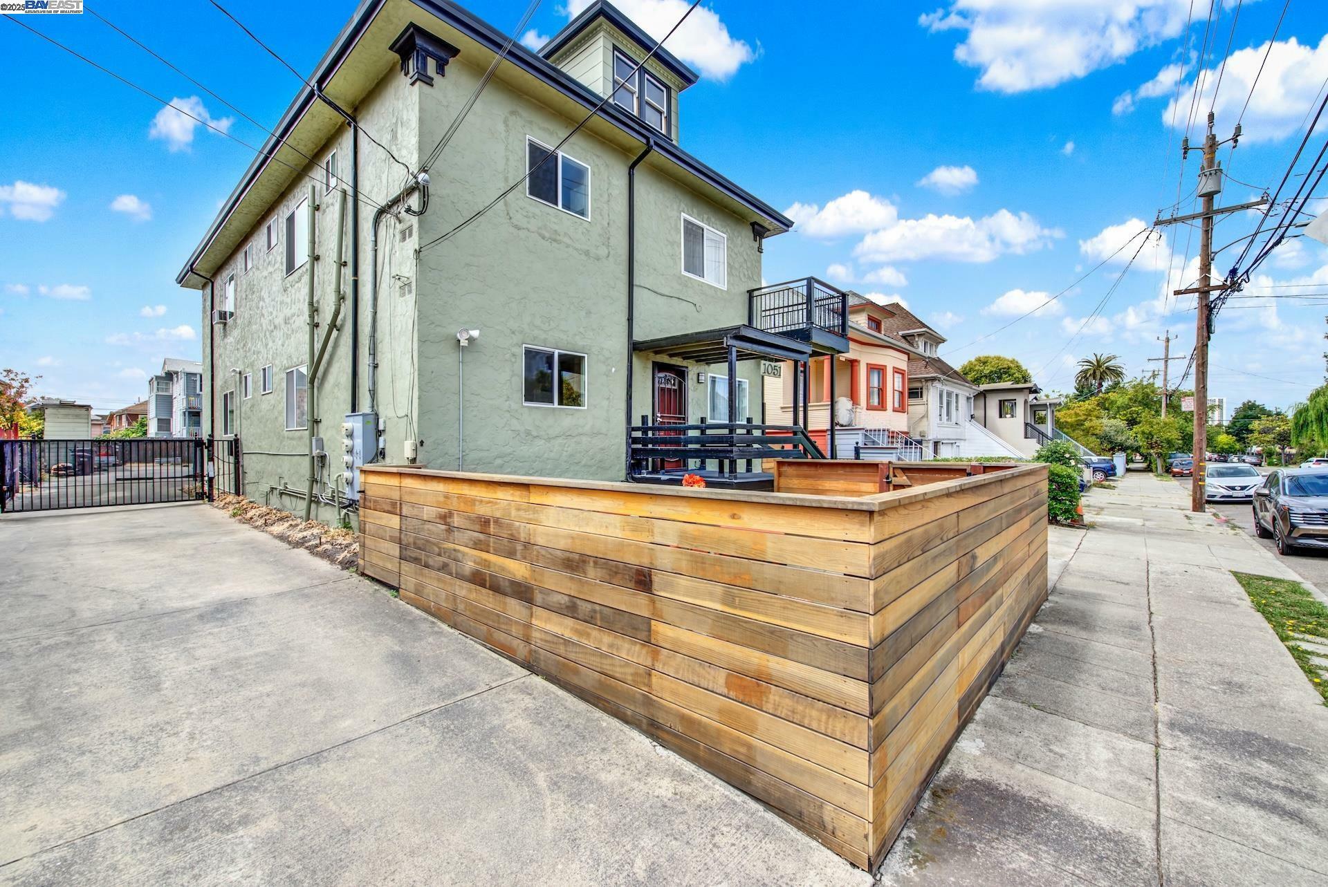 Property Photo: 1051 60th St CA 94608