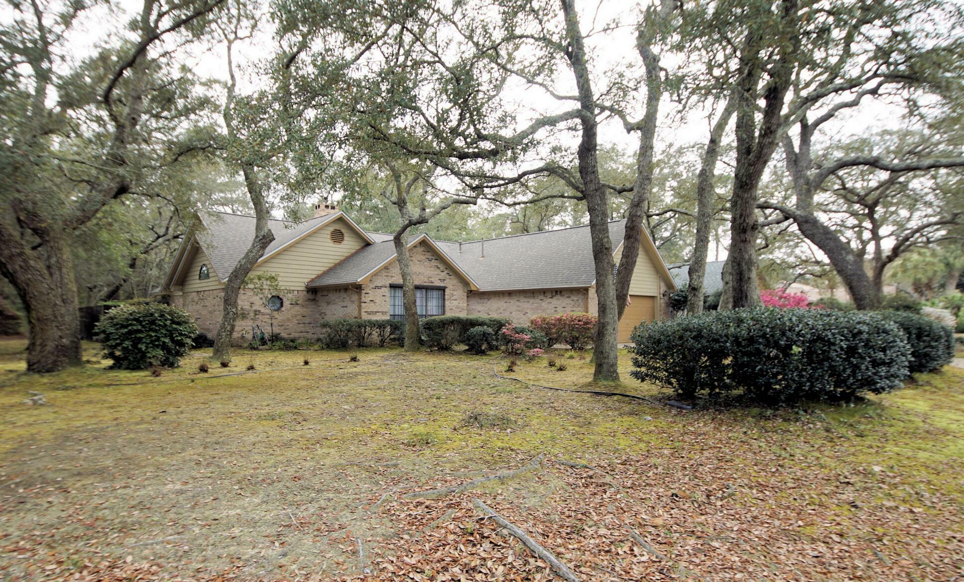 Property Photo: 1262 Whitewood Way FL 32578