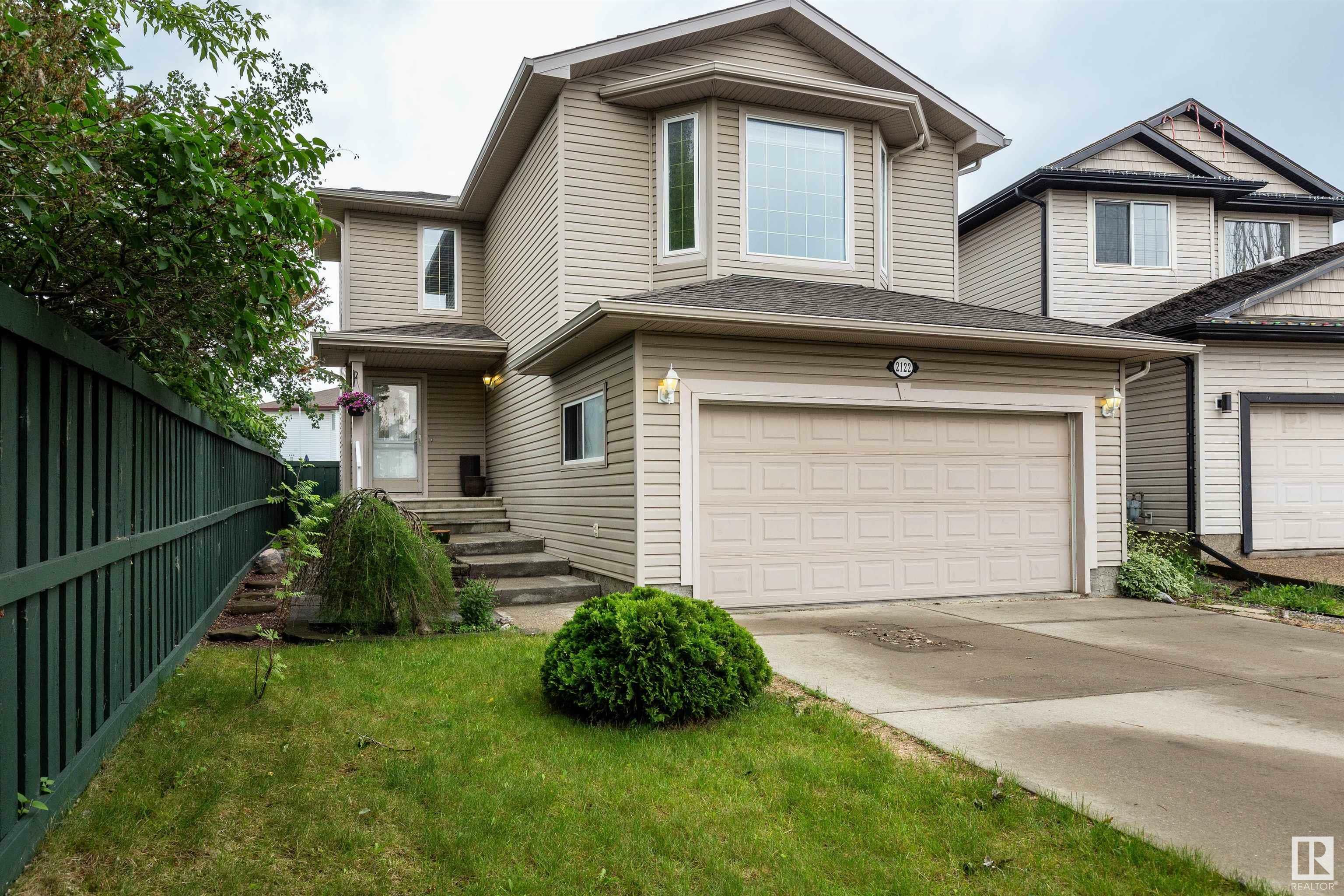 2122 Garnett Place NW  Edmonton AB T5T 6R5 photo