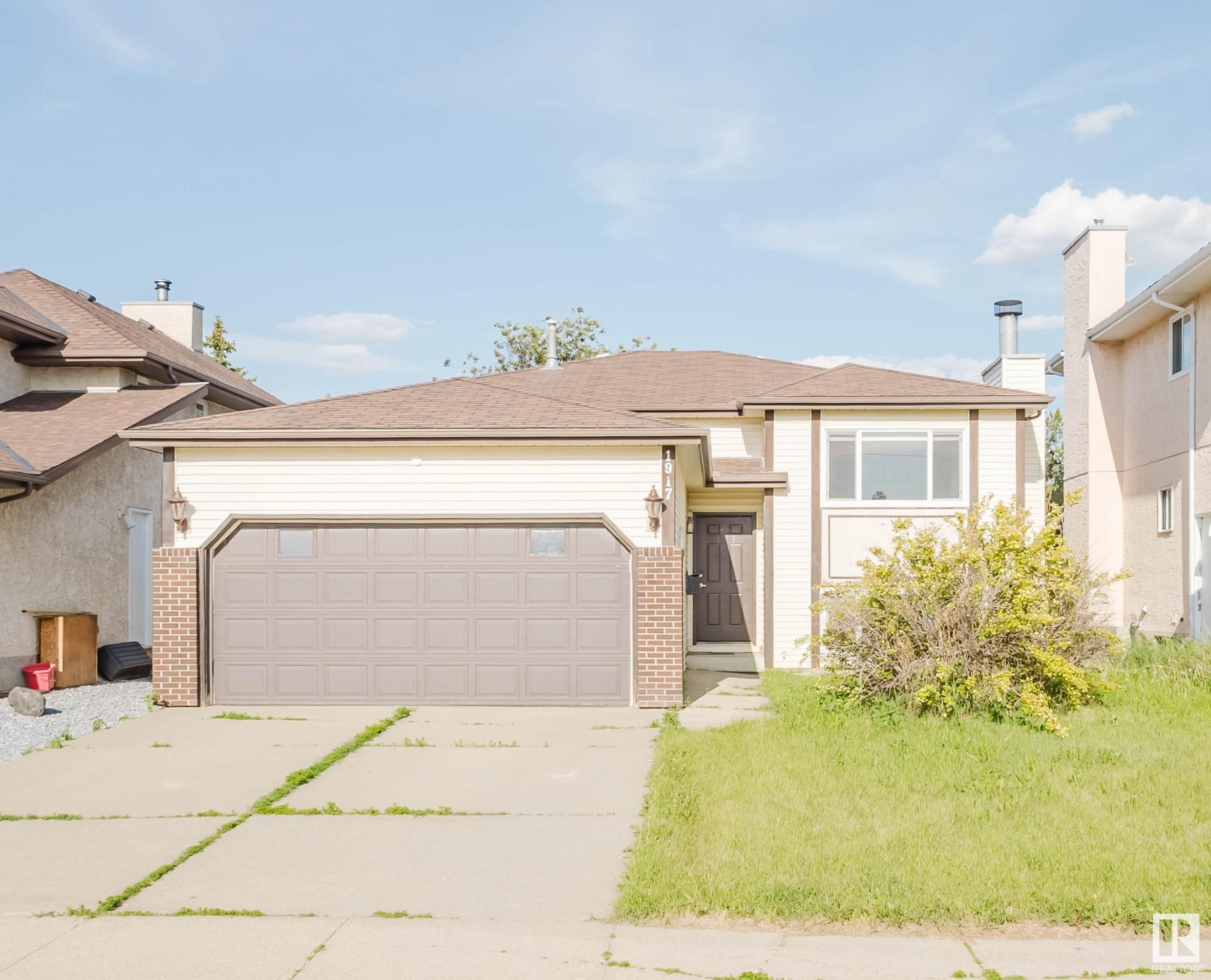 1917 108 Street NW  Edmonton AB T6J 5V4 photo