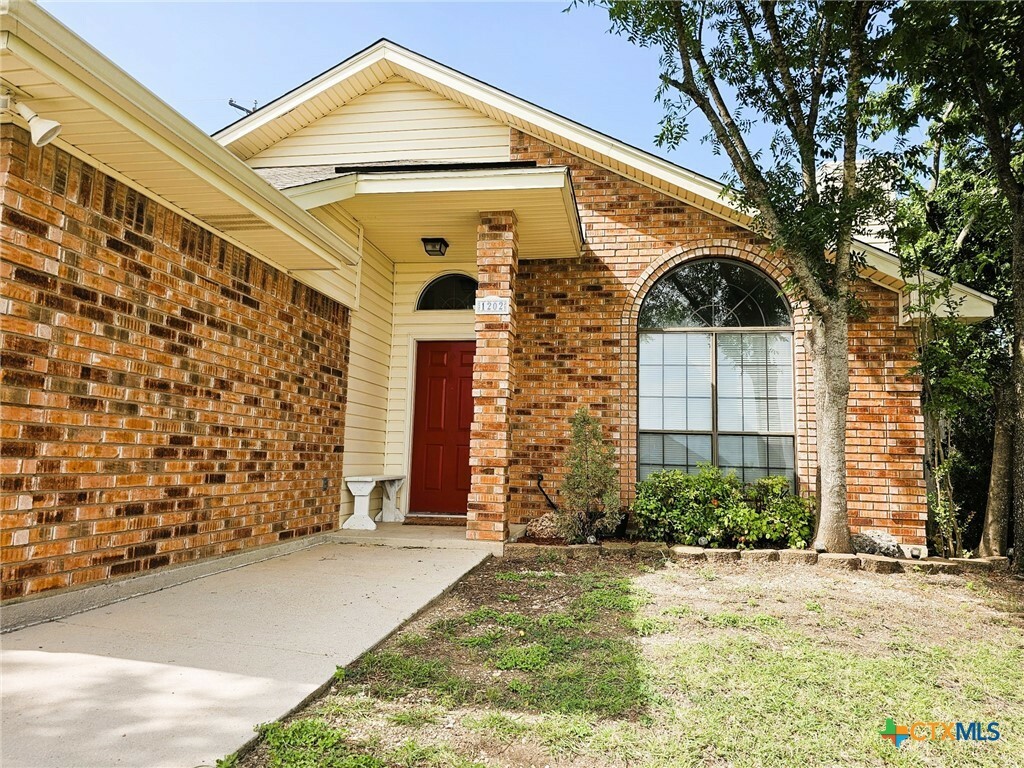 Property Photo: 1202 Bowen Avenue TX 76522