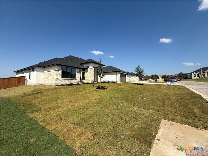 Property Photo:  2022 Gray Fox Drive  TX 76559