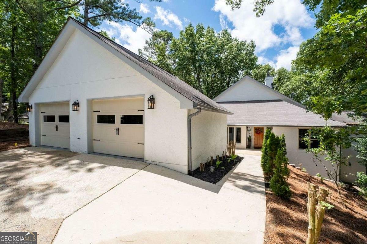 Property Photo: 145 Mount Shasta Lane GA 30022