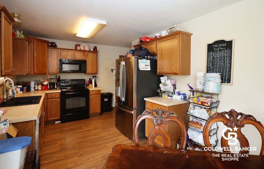 Property Photo:  206 Sydnee Lane  KS 67851 