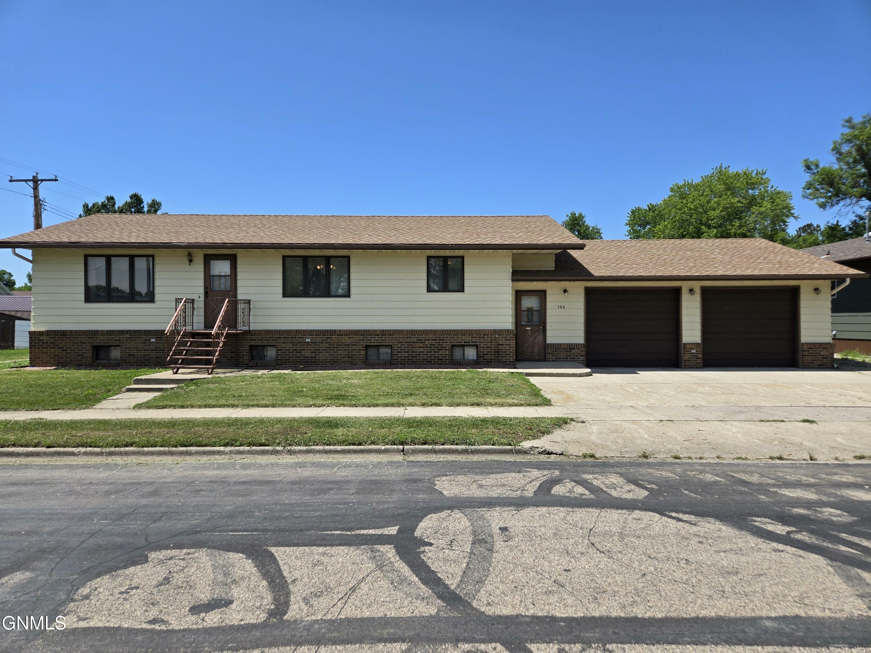 Property Photo: 103 N Ave E ND 58573