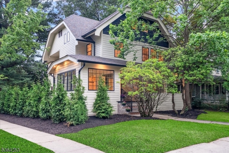 69 Christopher St  Montclair Twp. NJ 07042 photo
