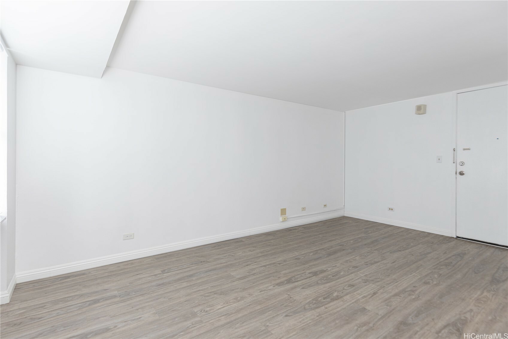Property Photo: 2888 Ala Ilima Street 1307 HI 96818