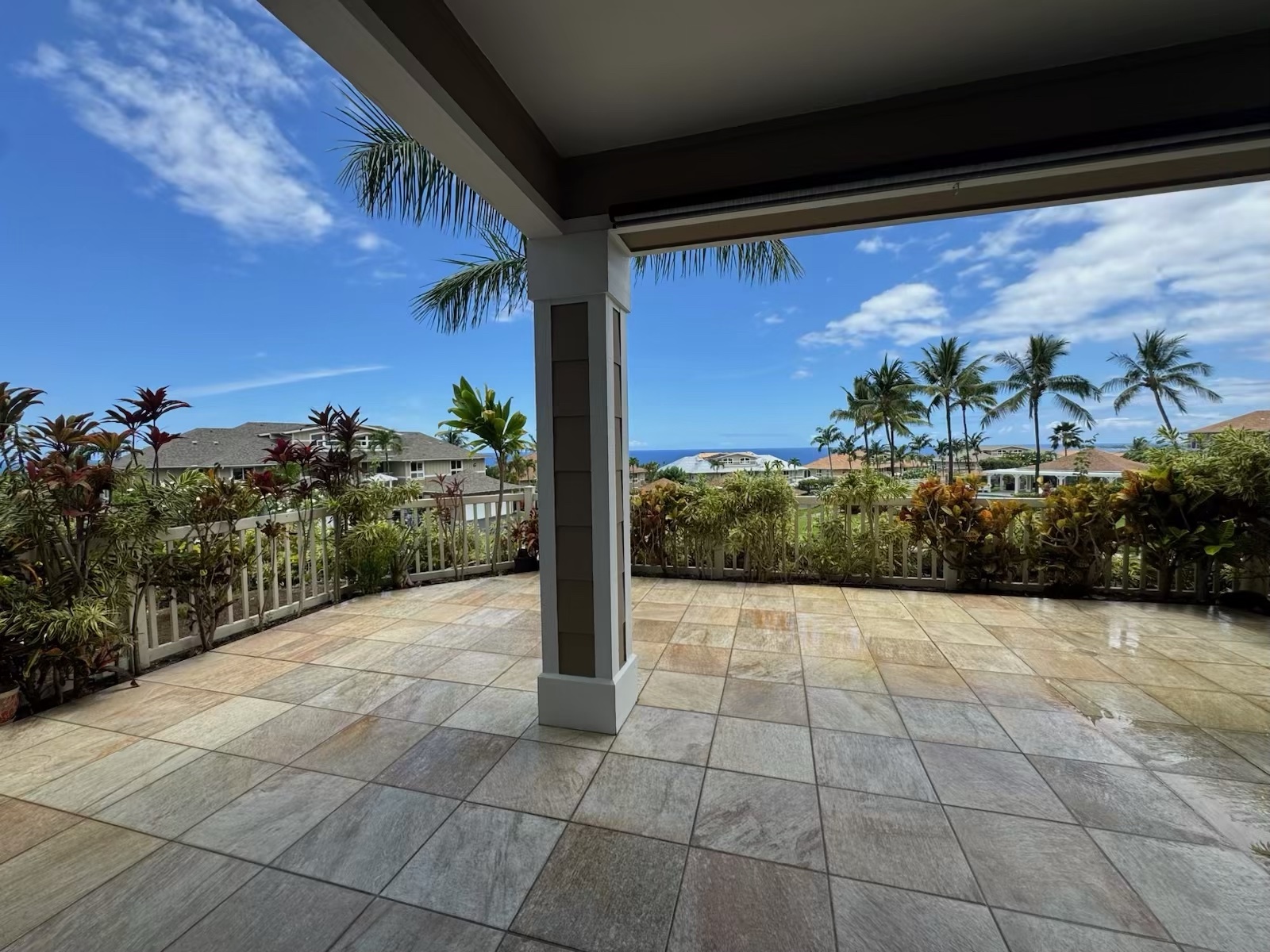 Property Photo: 75-6060 Kuakini Hwy E4 HI 96740