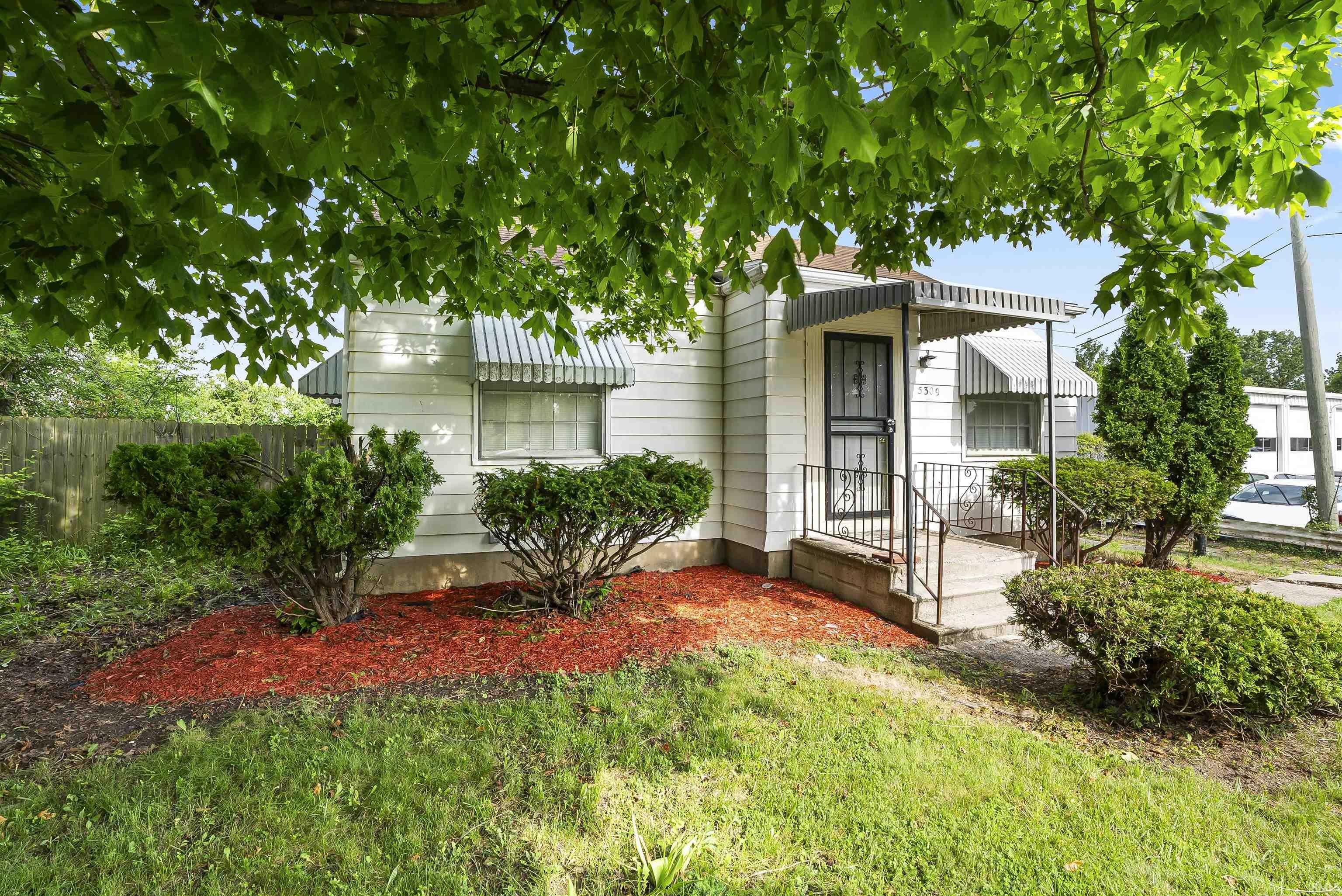 Property Photo:  5309 S Hanna Street  IN 46806-3134 