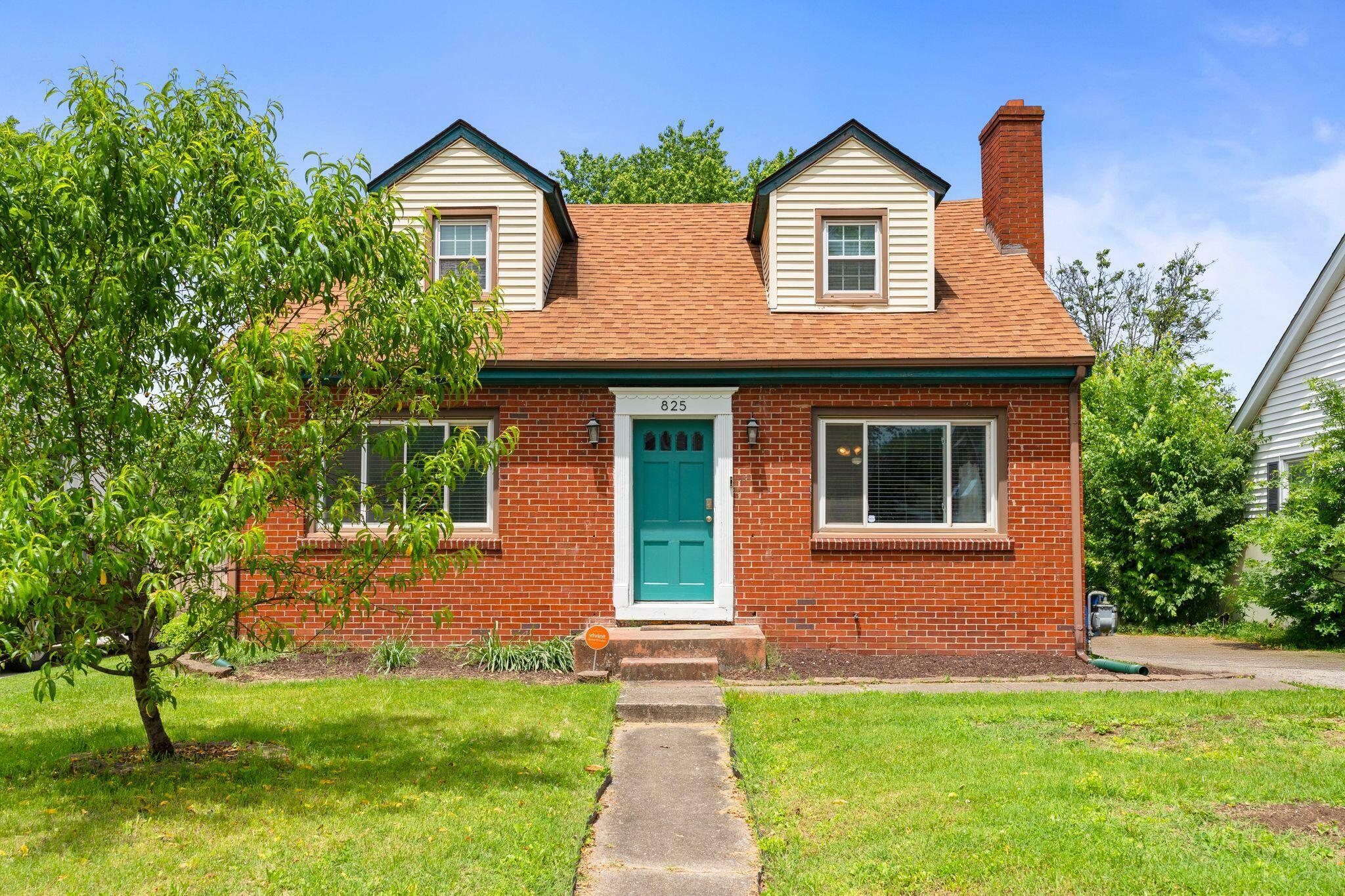Property Photo:  825 Darley Drive  KY 40505 