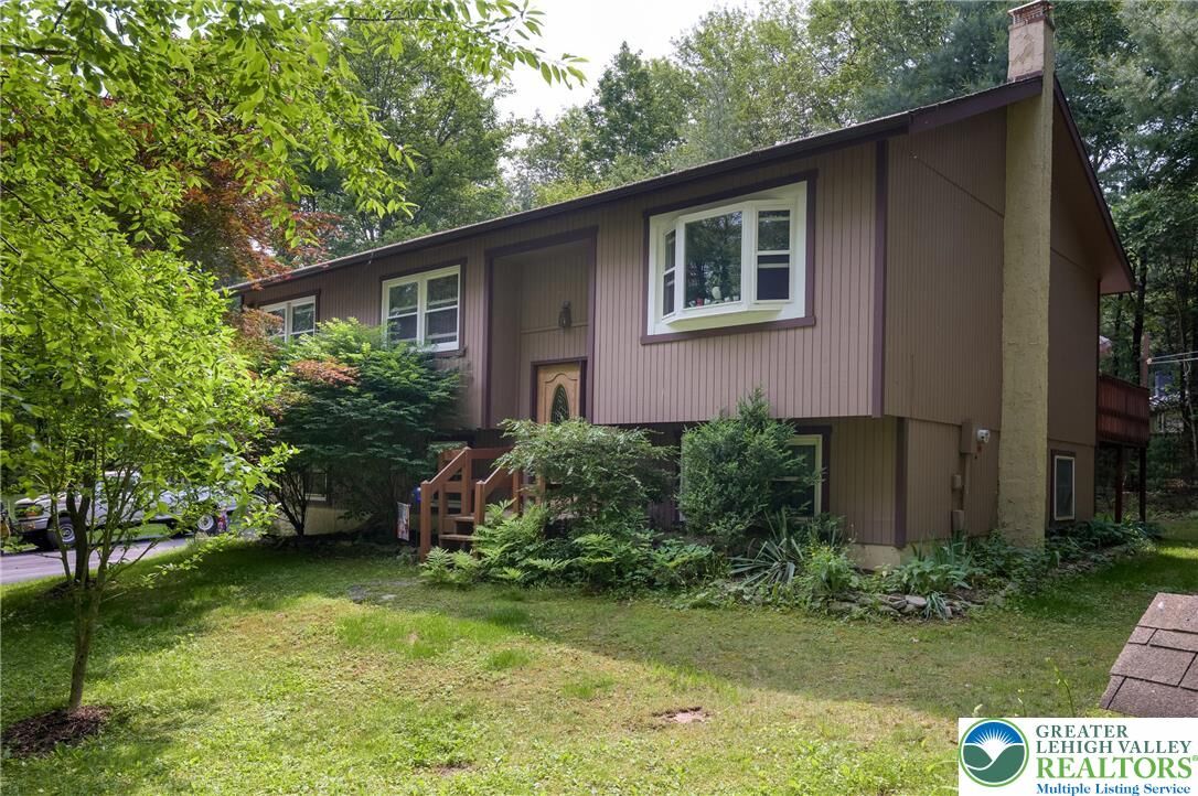Property Photo:  1412 Sherwood Forest Road  PA 18353 