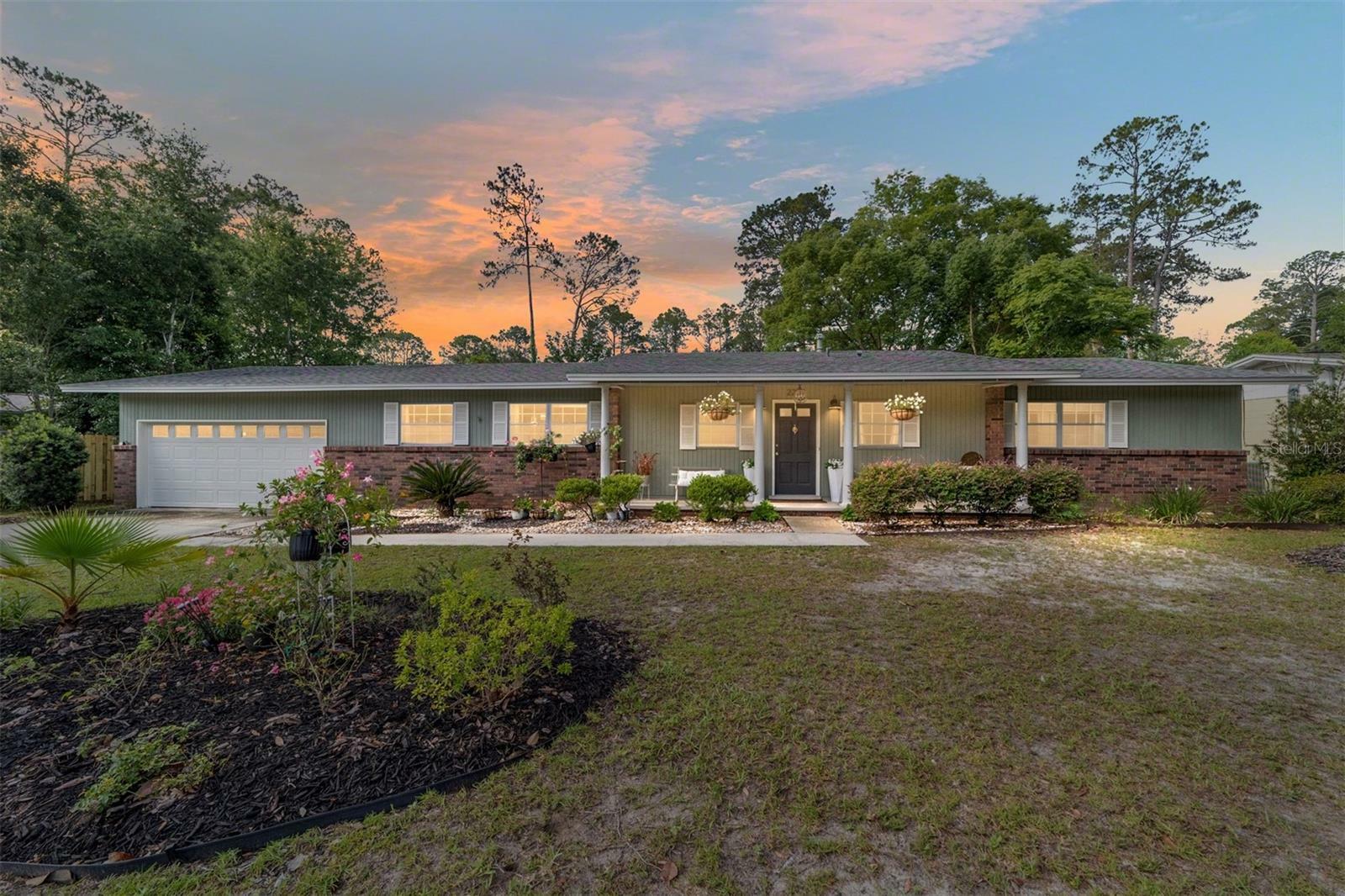 Property Photo: 2223 NW 21st Avenue FL 32605