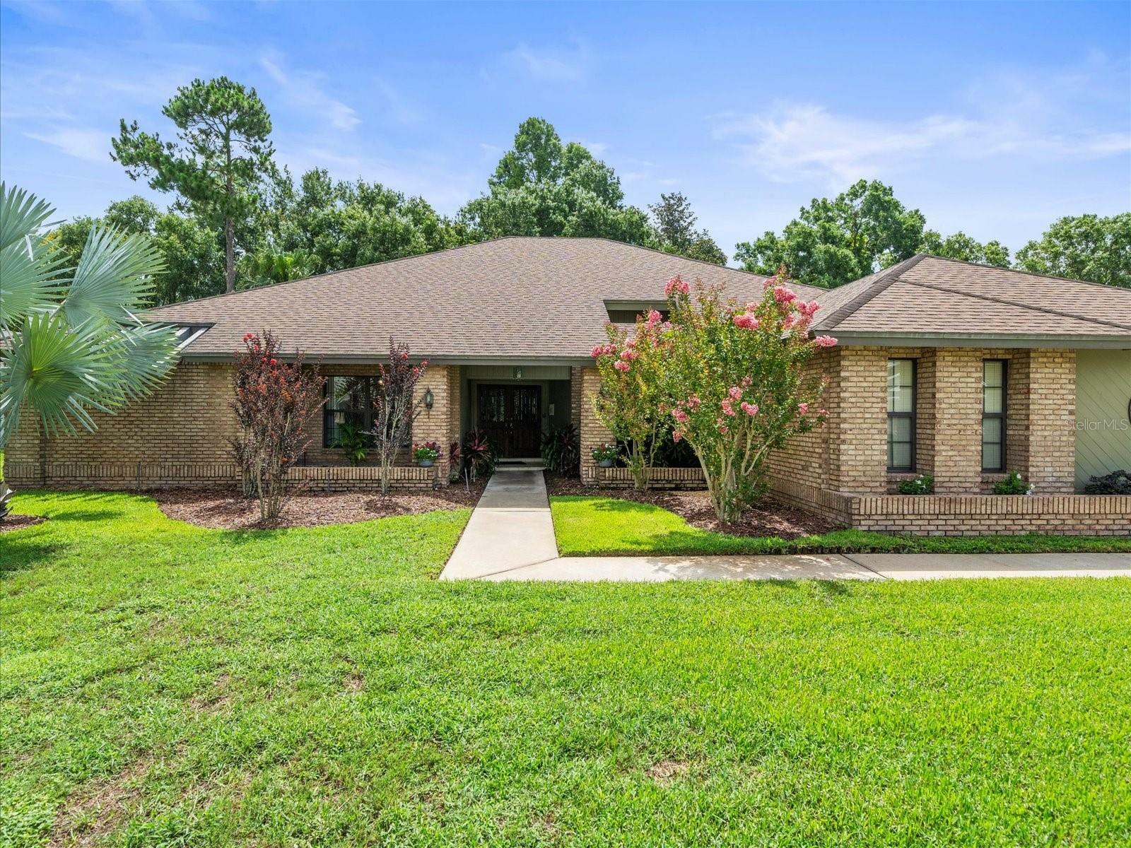 Property Photo: 3305 Westmoreland Drive FL 33618