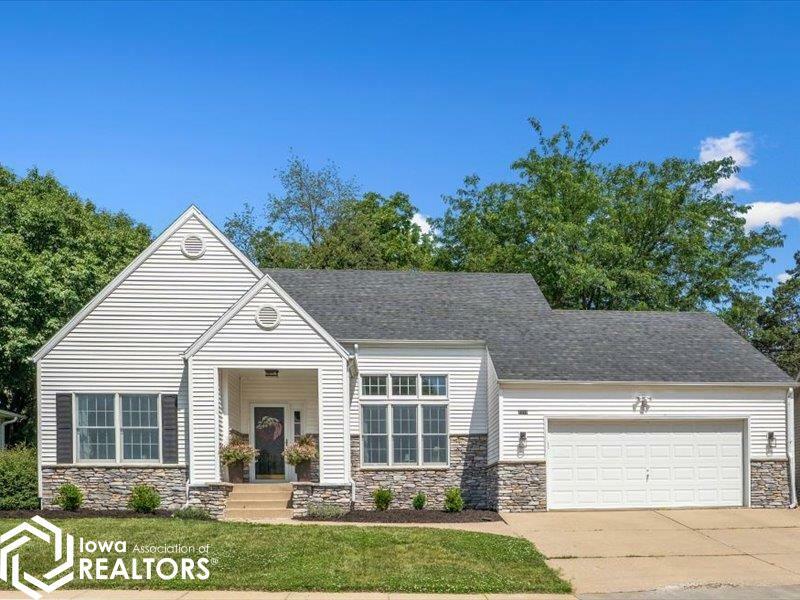 Property Photo: 2318 S 4th Street IA 52601