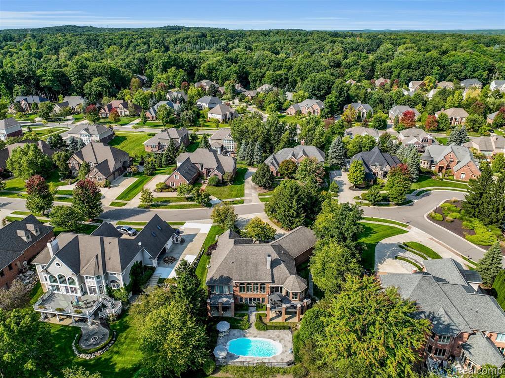 Property Photo:  5007 Rockaway Lane  MI 48348 5042 