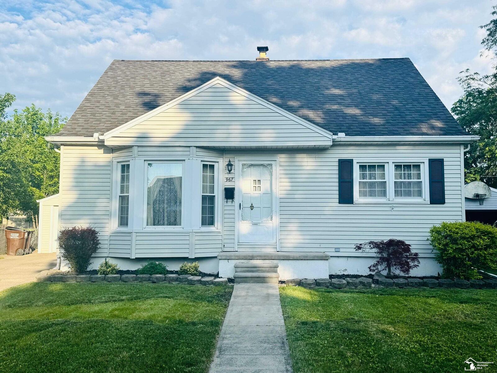 Property Photo: 967 Winston Drive MI 48161
